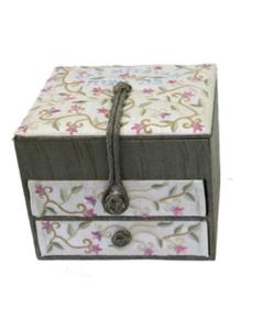 Embroidered Bat Mitzvah Jewelry Box - Flowers